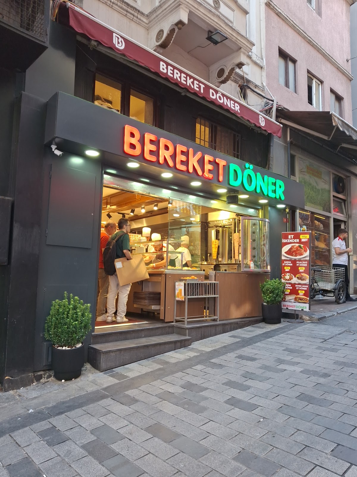 Bereket Döner – Beyoğlu İstiklal Cad. photo 2