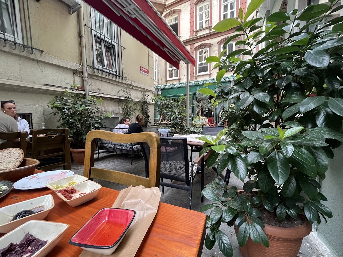 Cafe Privato Restaurant