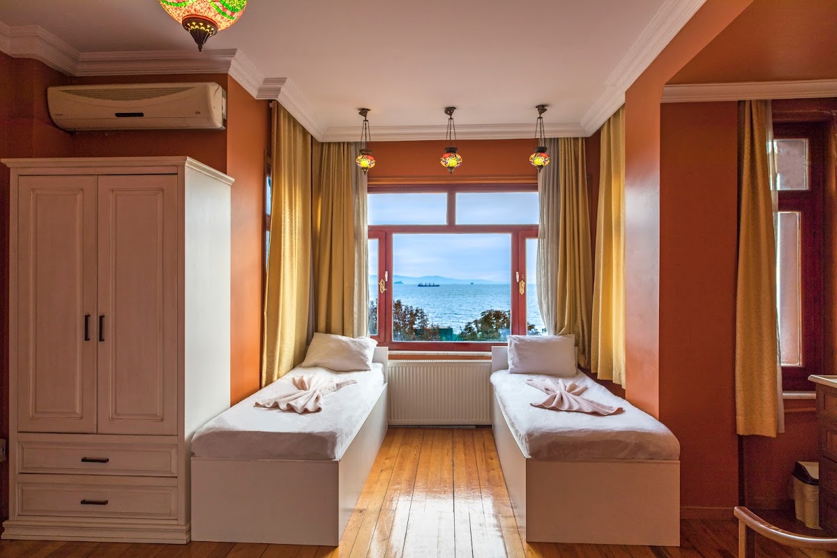 Cheers Lighthouse photo 2