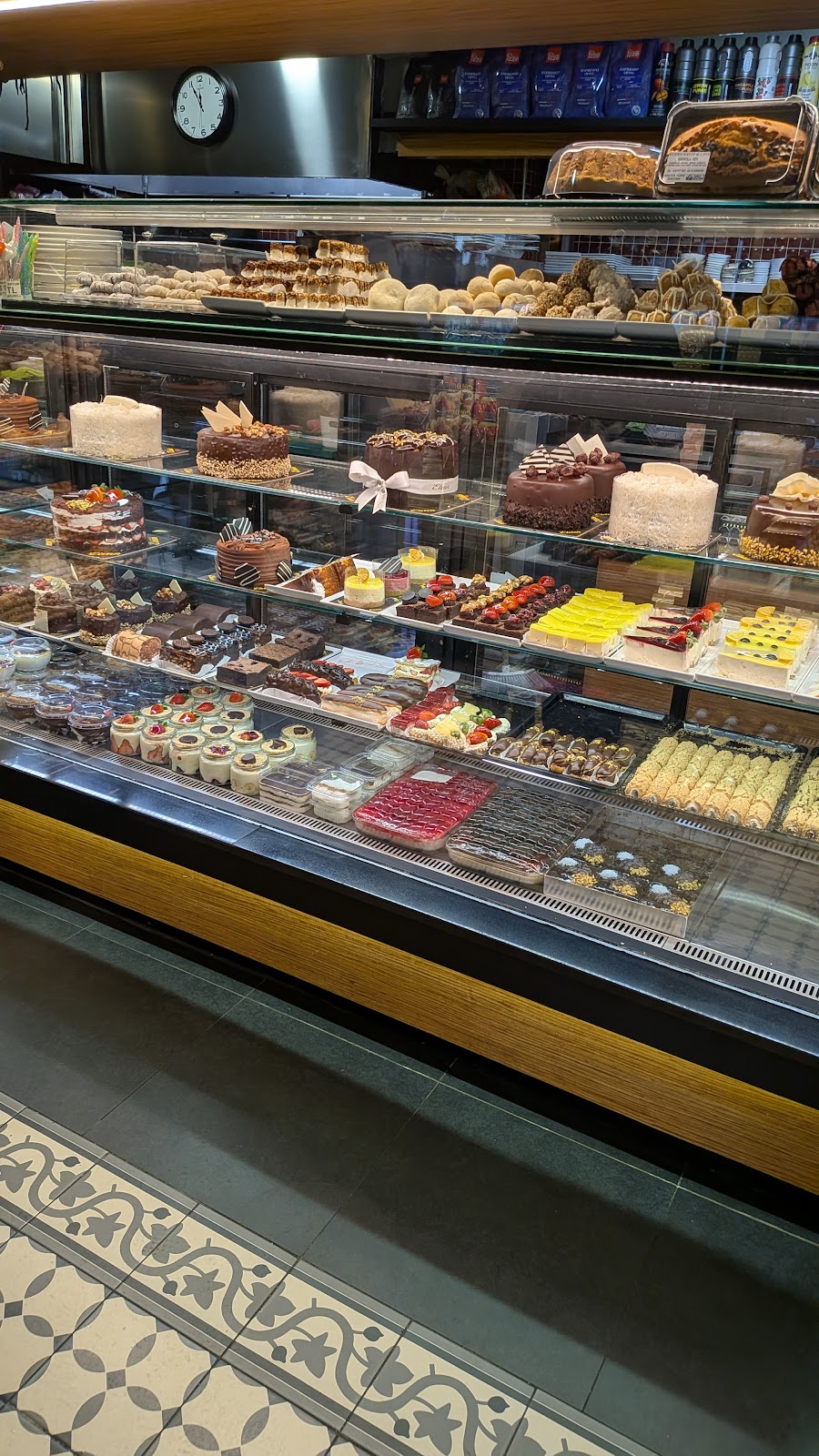 Elvan Pastanesi photo 2