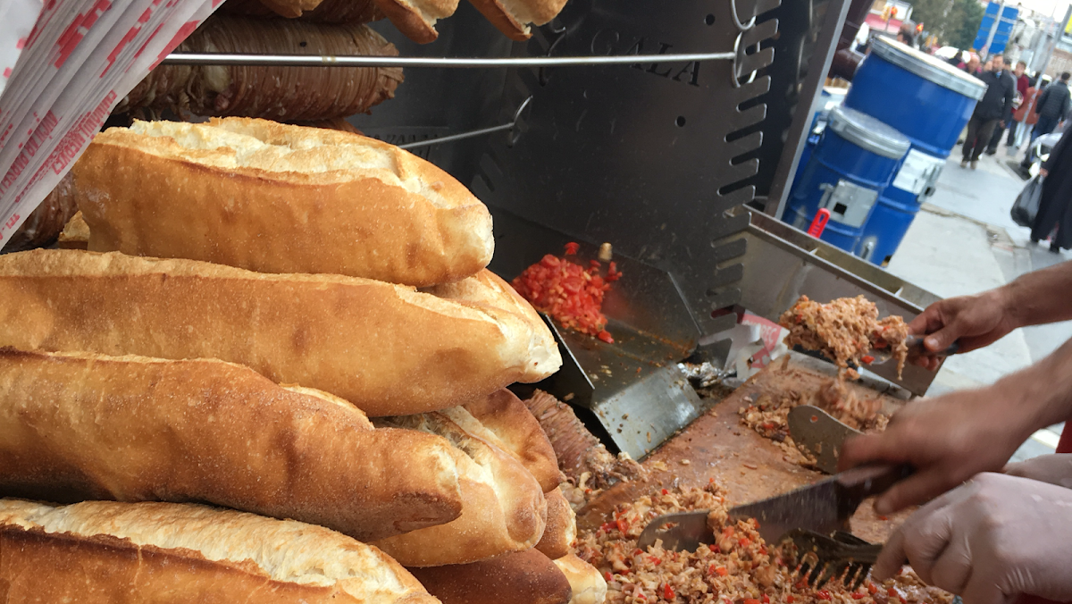 GALA KOKOREÇ photo 1