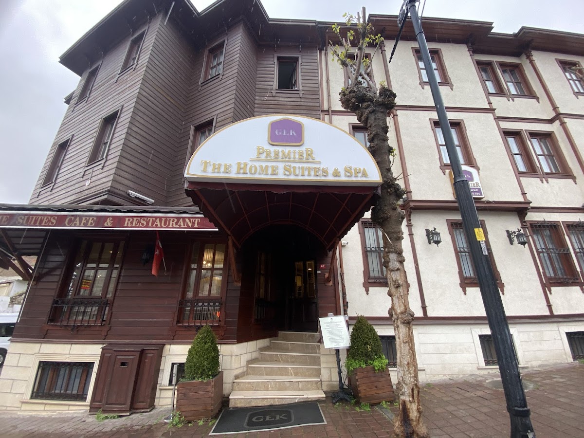 GLK PREMIER The Home Suites & Spa photo 6