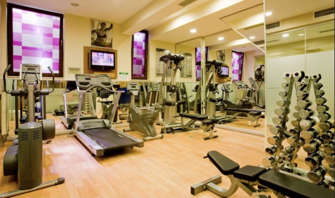 GLK PREMIER The Home Suites & Spa photo 4