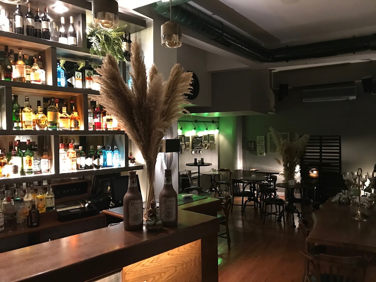 Maybe Ist Kitchen and Cocktail by Kahvedan photo 2