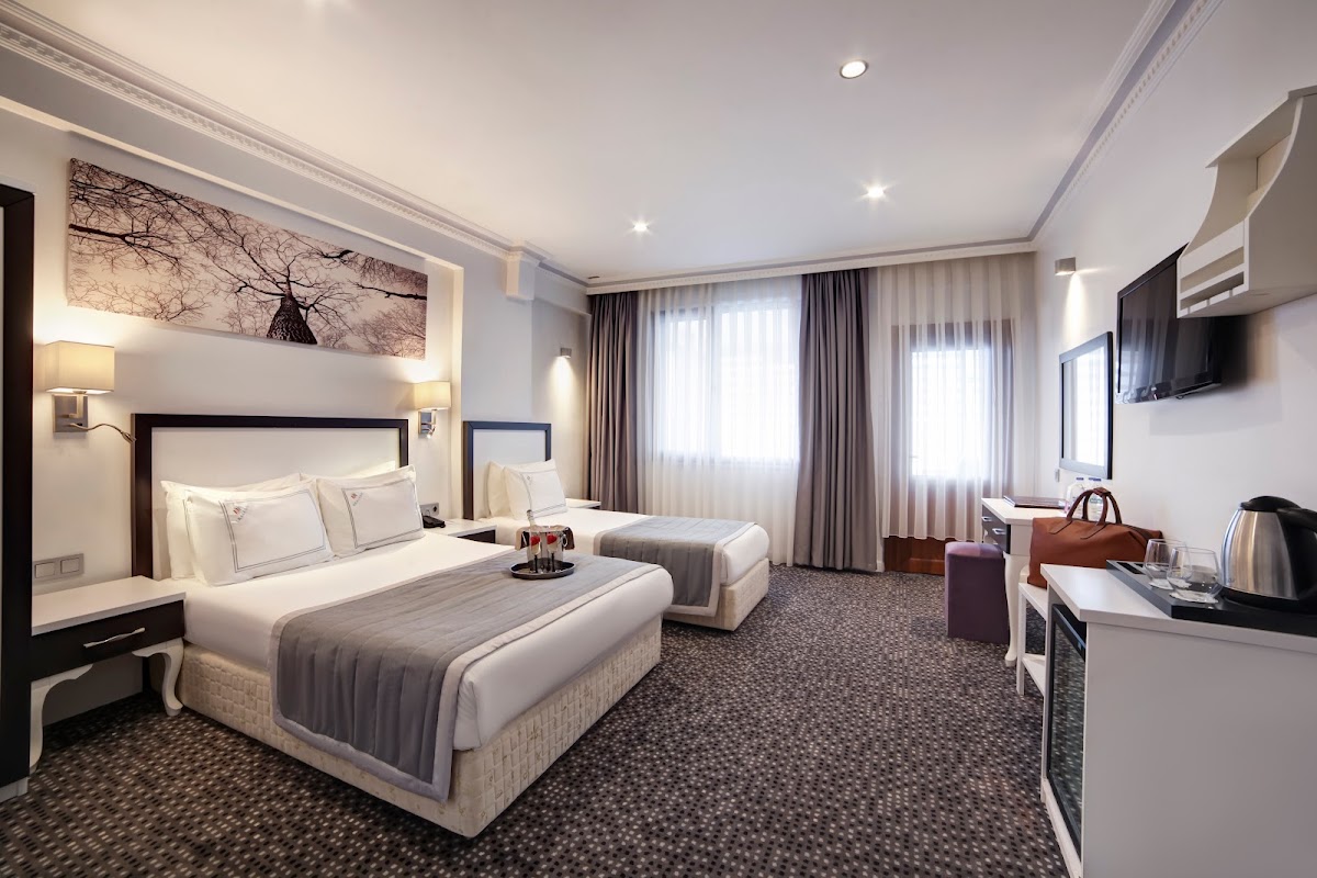 Skalion Hotel photo 1