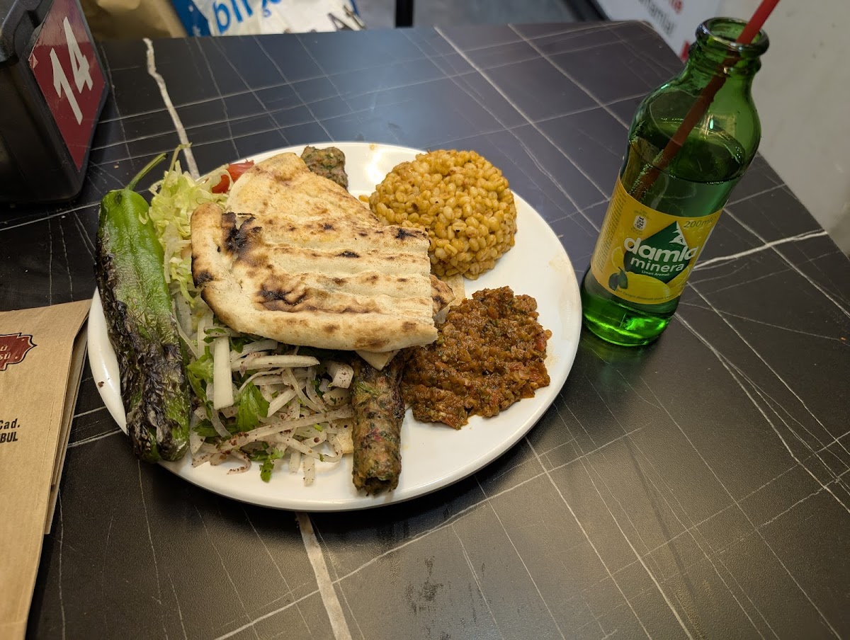 Tarihi Eminönü Dürümcüsü photo 4