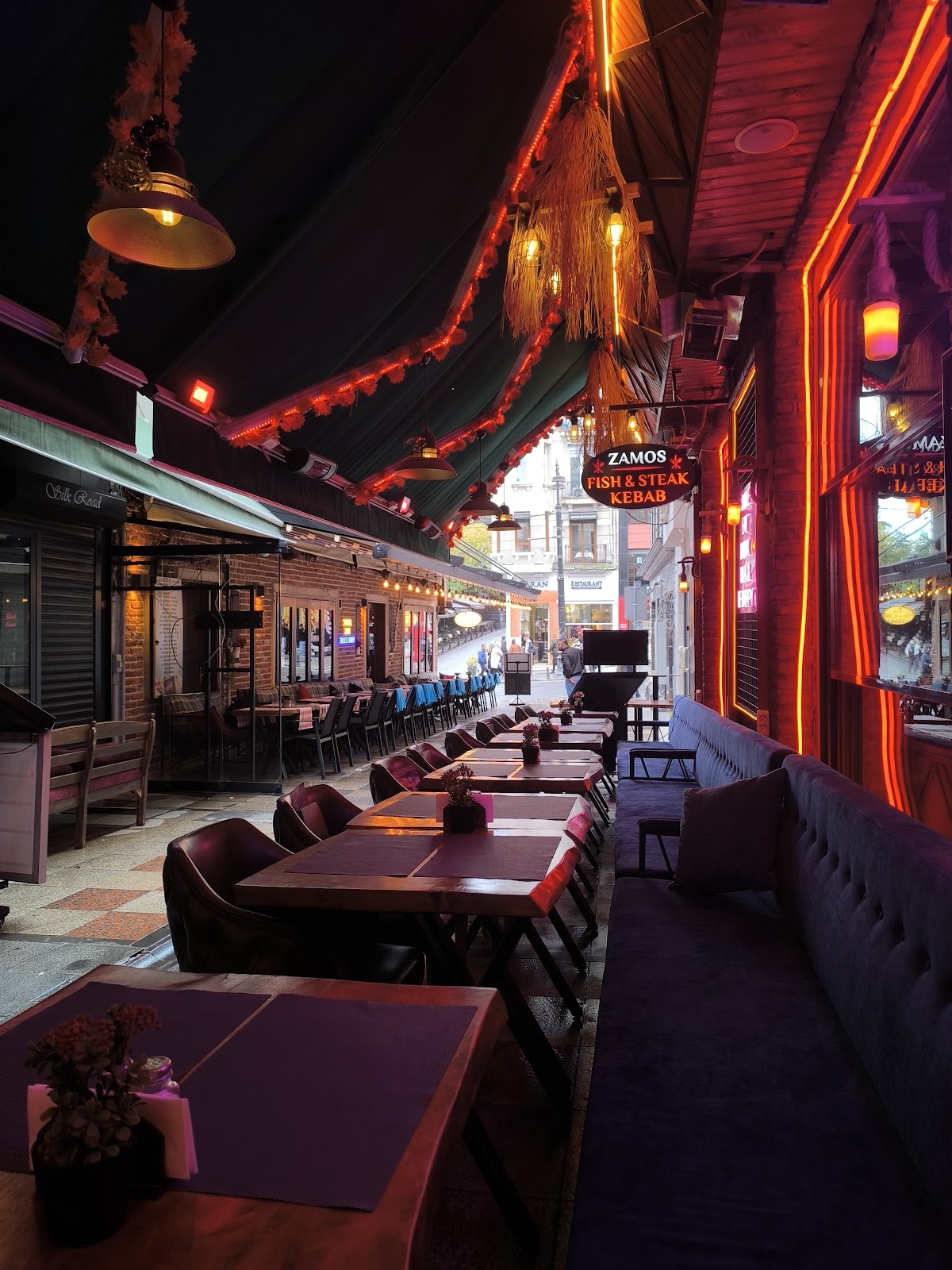 Zamos Cafe & Restaurant photo 3