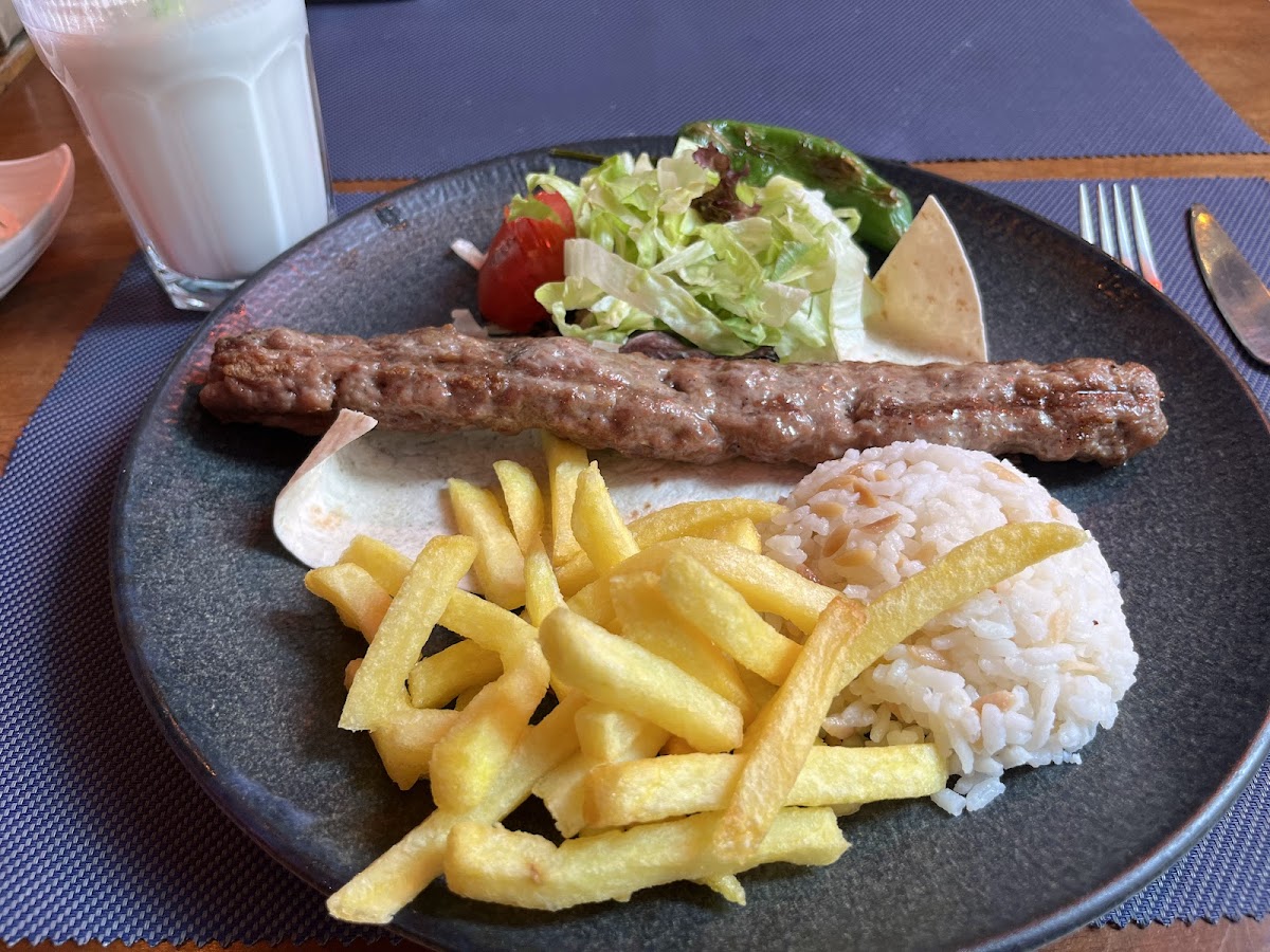 Zamos Cafe & Restaurant photo 2