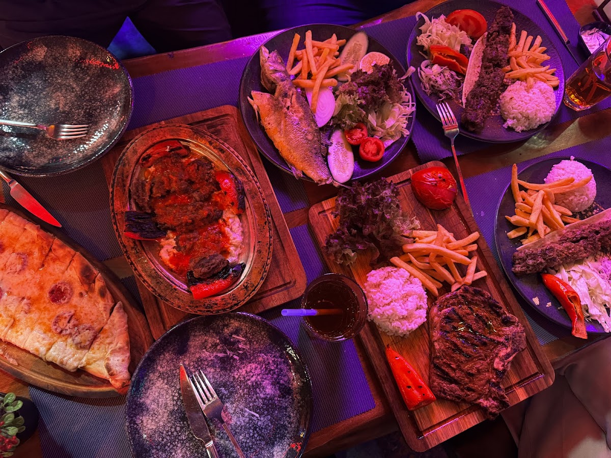 Zamos Cafe & Restaurant photo 4